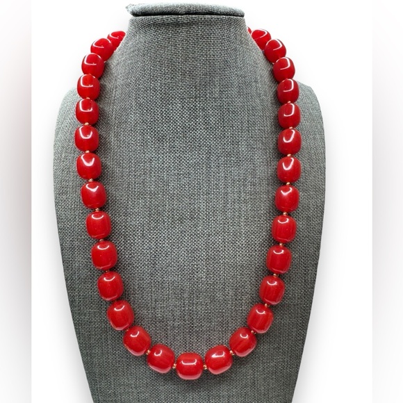 Csquared Jewelry - Vintage Cherry Red Lucite Beaded Necklace 21”